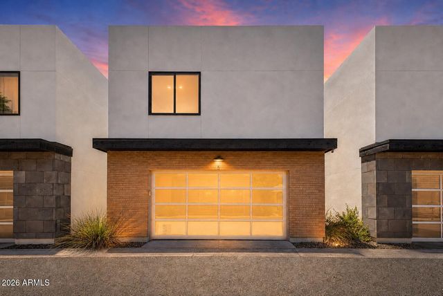 2825 N 42ND Street 5, Phoenix, AZ 85008