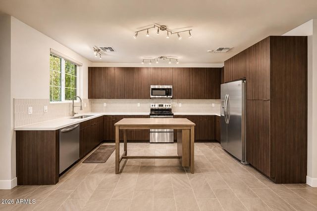 2825 N 42ND Street 5, Phoenix, AZ 85008