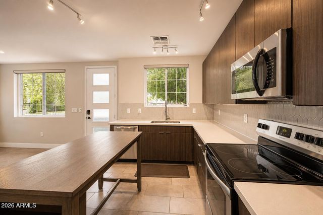 2825 N 42ND Street 5, Phoenix, AZ 85008