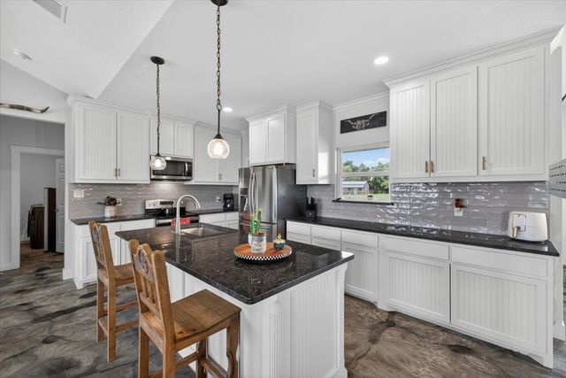 498 Dexter Lane, Poolville, TX 76487