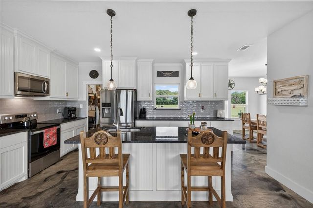 498 Dexter Lane, Poolville, TX 76487