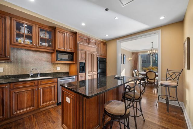 840 N LAKE SHORE Drive 603, Chicago, IL 60611