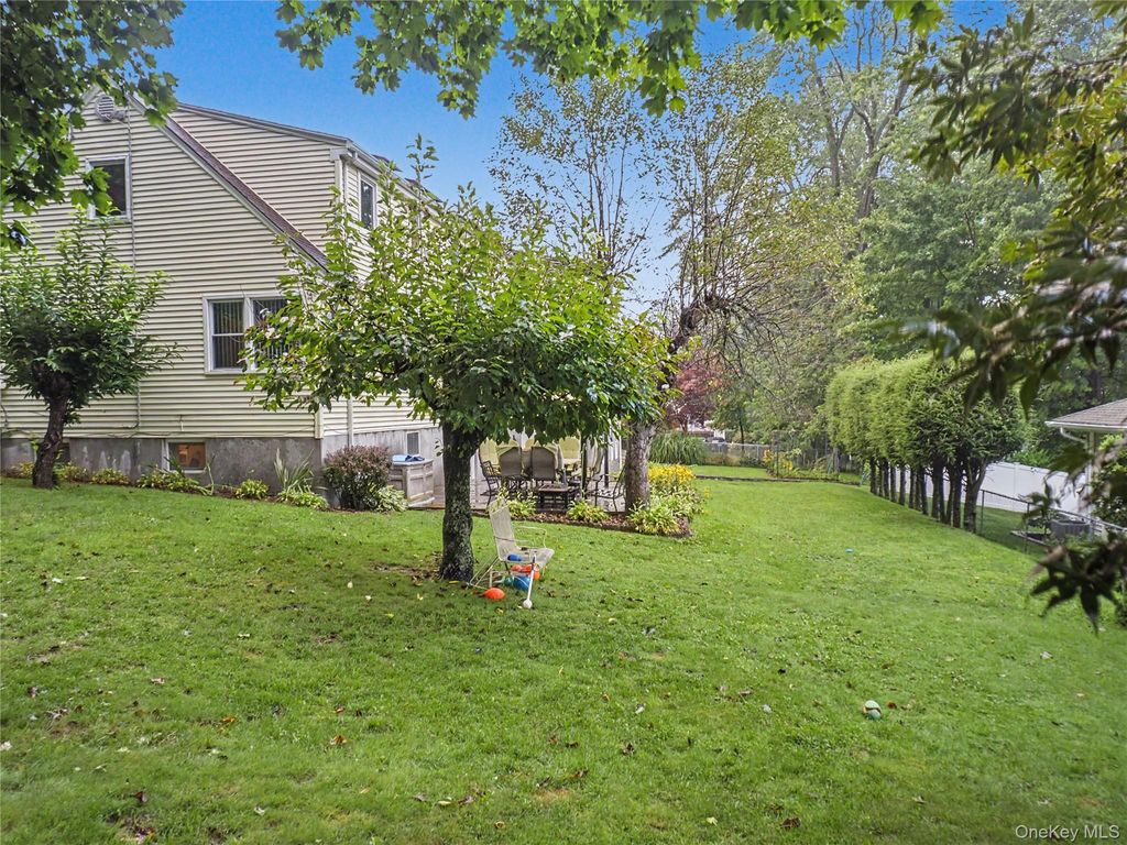 145 Arthur Avenue, Thornwood, NY 10594 — photo 5