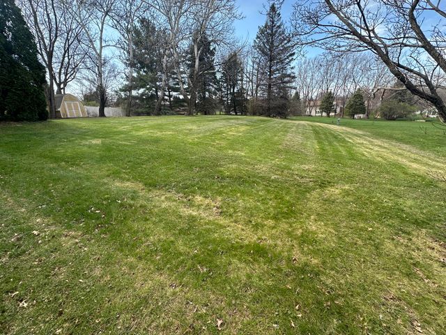 67 Brookview Lane, Valparaiso, IN 46385