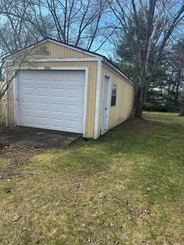 67 Brookview Lane, Valparaiso, IN 46385