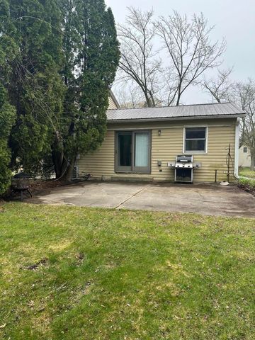 67 Brookview Lane, Valparaiso, IN 46385