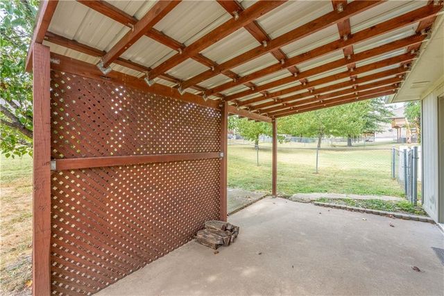 210 Parkway Drive, Warrensburg, MO 64093