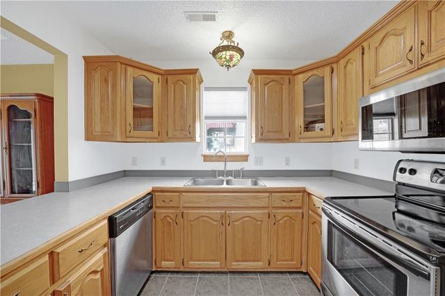 210 Parkway Drive, Warrensburg, MO 64093