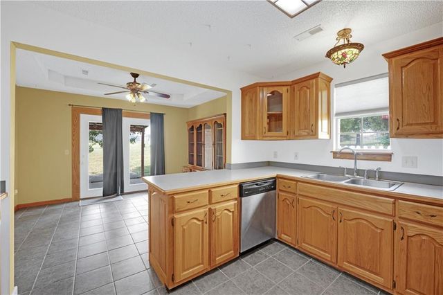 210 Parkway Drive, Warrensburg, MO 64093