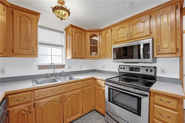 210 Parkway Drive, Warrensburg, MO 64093