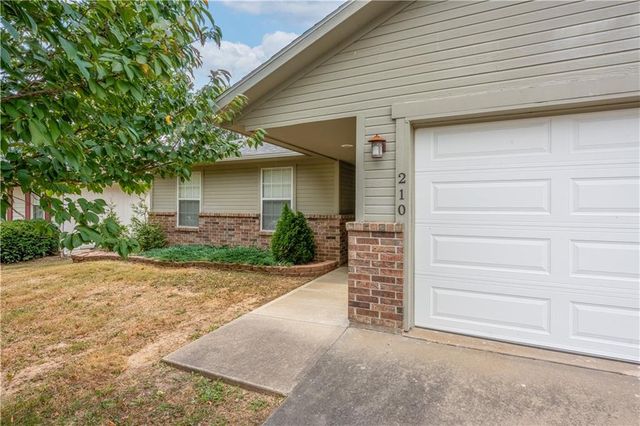 210 Parkway Drive, Warrensburg, MO 64093