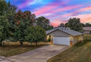 210 Parkway Drive, Warrensburg, MO 64093