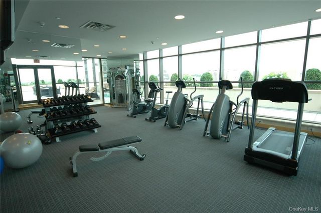 175 Huguenot Street 2207, New Rochelle, NY 10801