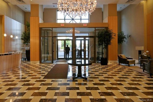 175 Huguenot Street 2207, New Rochelle, NY 10801