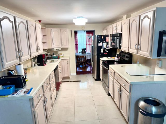 8948 W Shady Lane, Boynton Beach, FL 33436