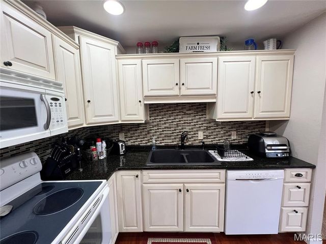 104 La Vista Drive, Waynesville, MO 65583