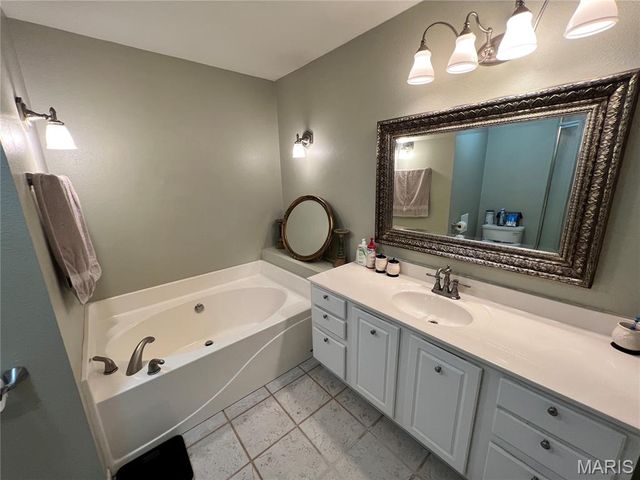 104 La Vista Drive, Waynesville, MO 65583