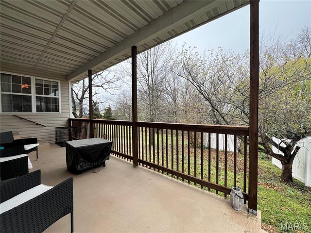 104 La Vista Drive, Waynesville, MO 65583