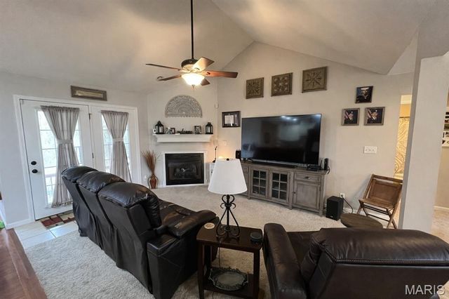 104 La Vista Drive, Waynesville, MO 65583