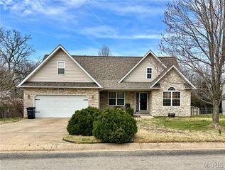 104 La Vista Drive, Waynesville, MO 65583