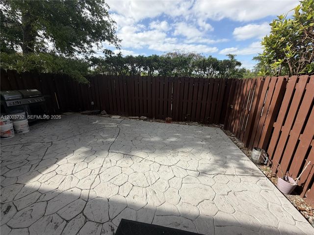 16537 SW 78th Ter ., Miami, FL 33193