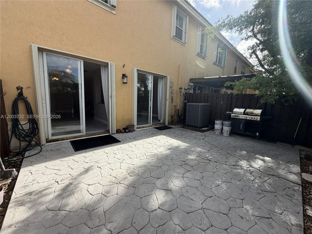 16537 SW 78th Ter ., Miami, FL 33193