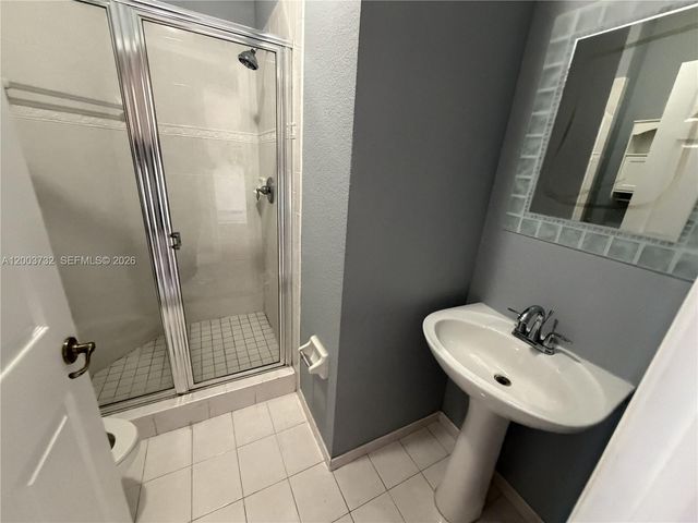 16537 SW 78th Ter ., Miami, FL 33193