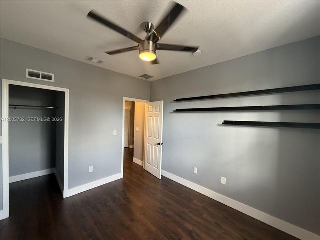 16537 SW 78th Ter ., Miami, FL 33193