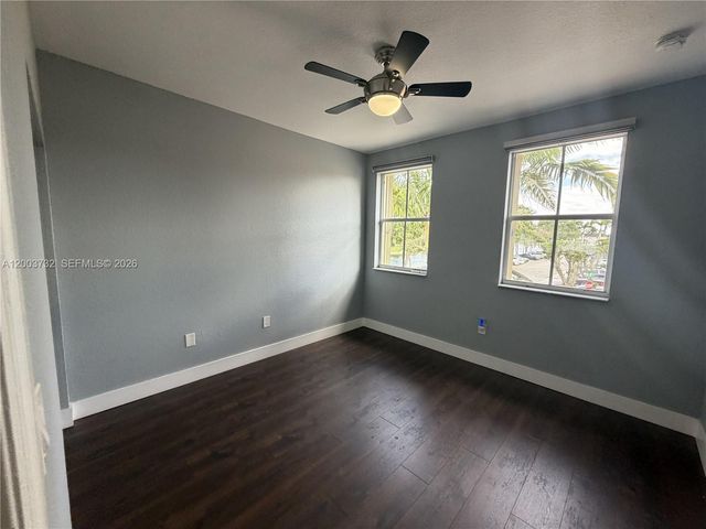 16537 SW 78th Ter ., Miami, FL 33193