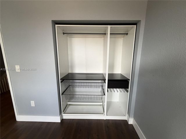 16537 SW 78th Ter ., Miami, FL 33193