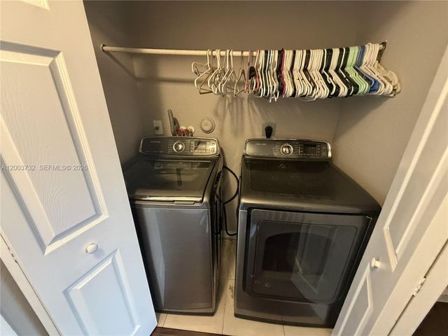 16537 SW 78th Ter ., Miami, FL 33193