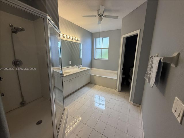 16537 SW 78th Ter ., Miami, FL 33193