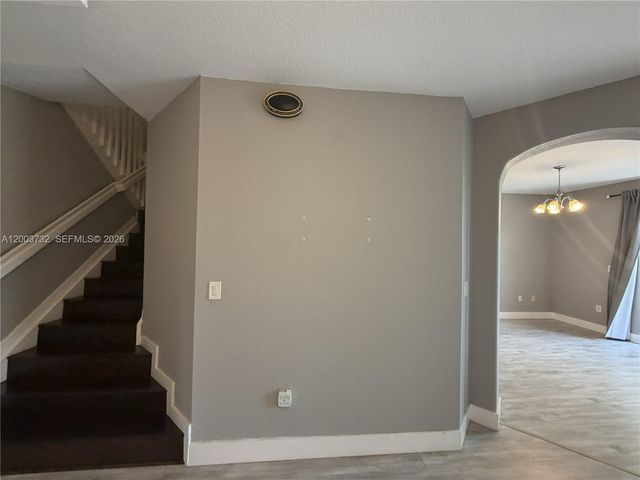 16537 SW 78th Ter ., Miami, FL 33193