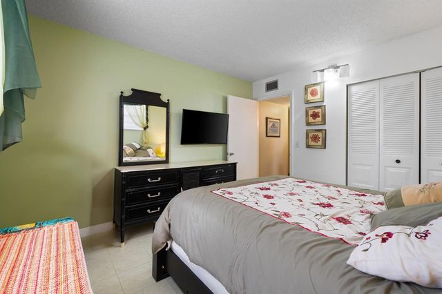 10 Willowbrook Lane 108, Delray Beach, FL 33446
