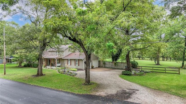 7540 W 197th Street, Stilwell, KS 66085