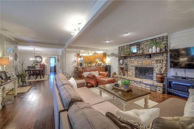 7540 W 197th Street, Stilwell, KS 66085