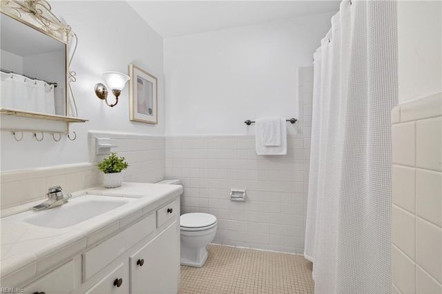 1109 Ditchley RD, Virginia Beach, VA 23451