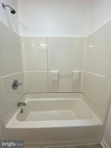 1621 W MONTGOMERY AVE, Philadelphia, PA 19121