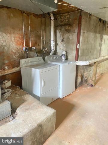 1621 W MONTGOMERY AVE, Philadelphia, PA 19121