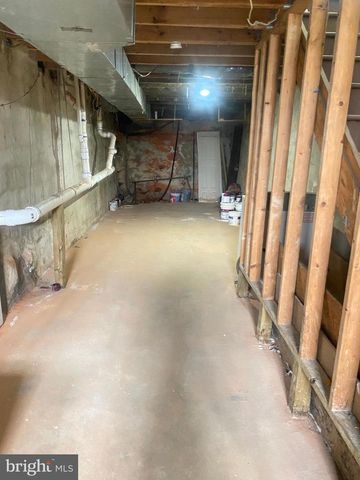 1621 W MONTGOMERY AVE, Philadelphia, PA 19121