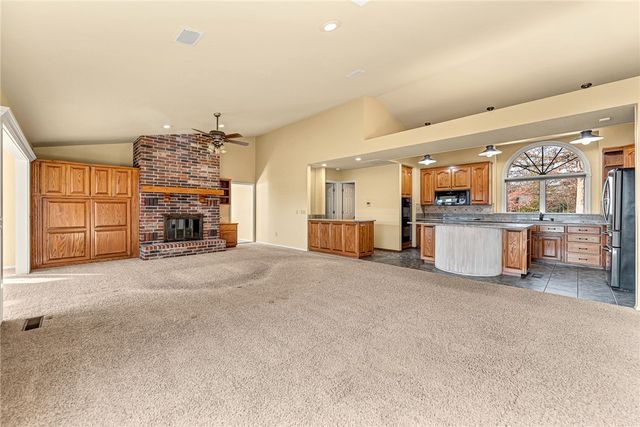 7 Heatherbrooke Lane, Bella Vista, AR 72715