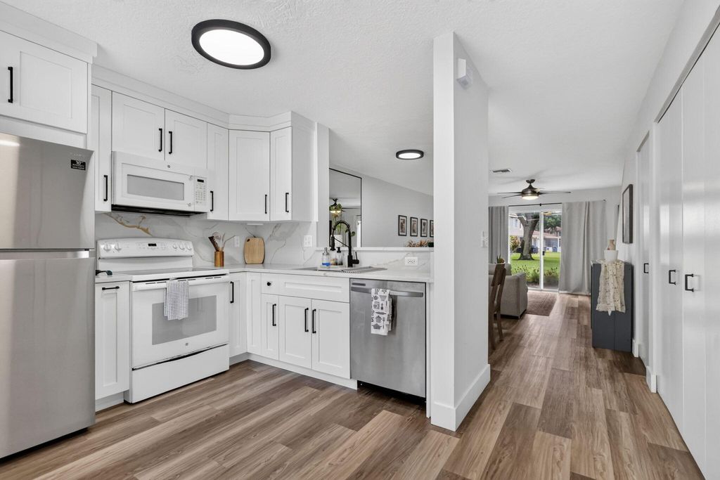 9899 KAMENA Circle, Boynton Beach, FL 33436