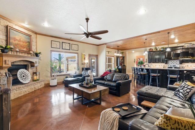 416 N Highway 590, Comanche, TX 76442