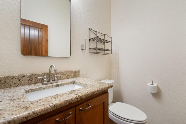 267 Corral RD, Smithville, TX 78957