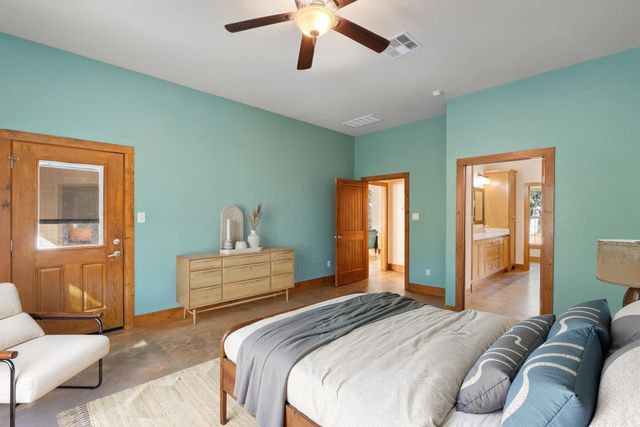 267 Corral RD, Smithville, TX 78957