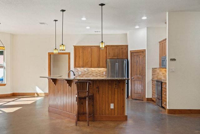 267 Corral RD, Smithville, TX 78957