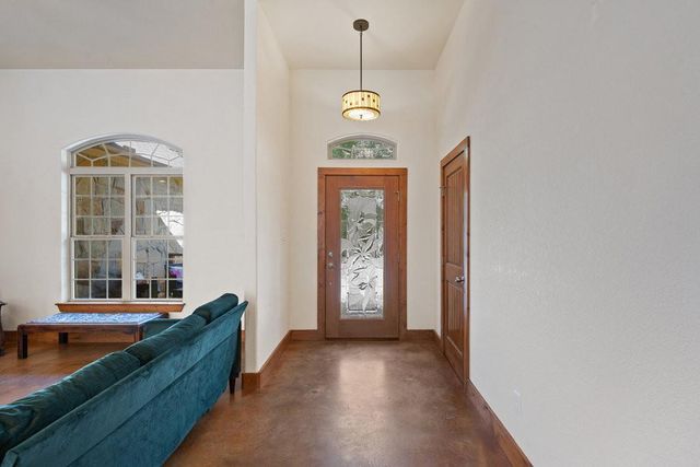 267 Corral RD, Smithville, TX 78957