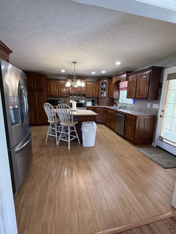 1170 Carey Rd, Hartsville, TN 37074