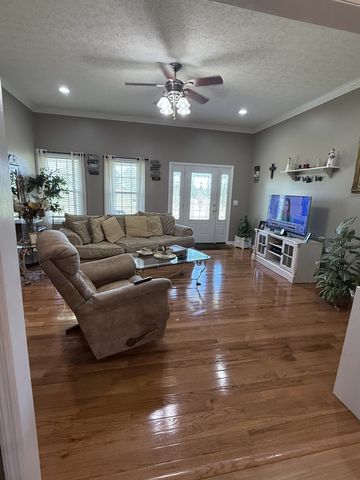 1170 Carey Rd, Hartsville, TN 37074