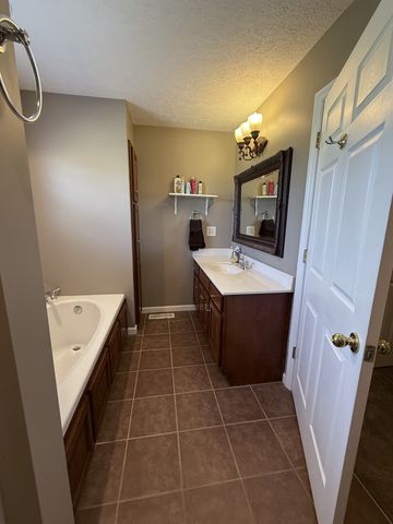 1170 Carey Rd, Hartsville, TN 37074